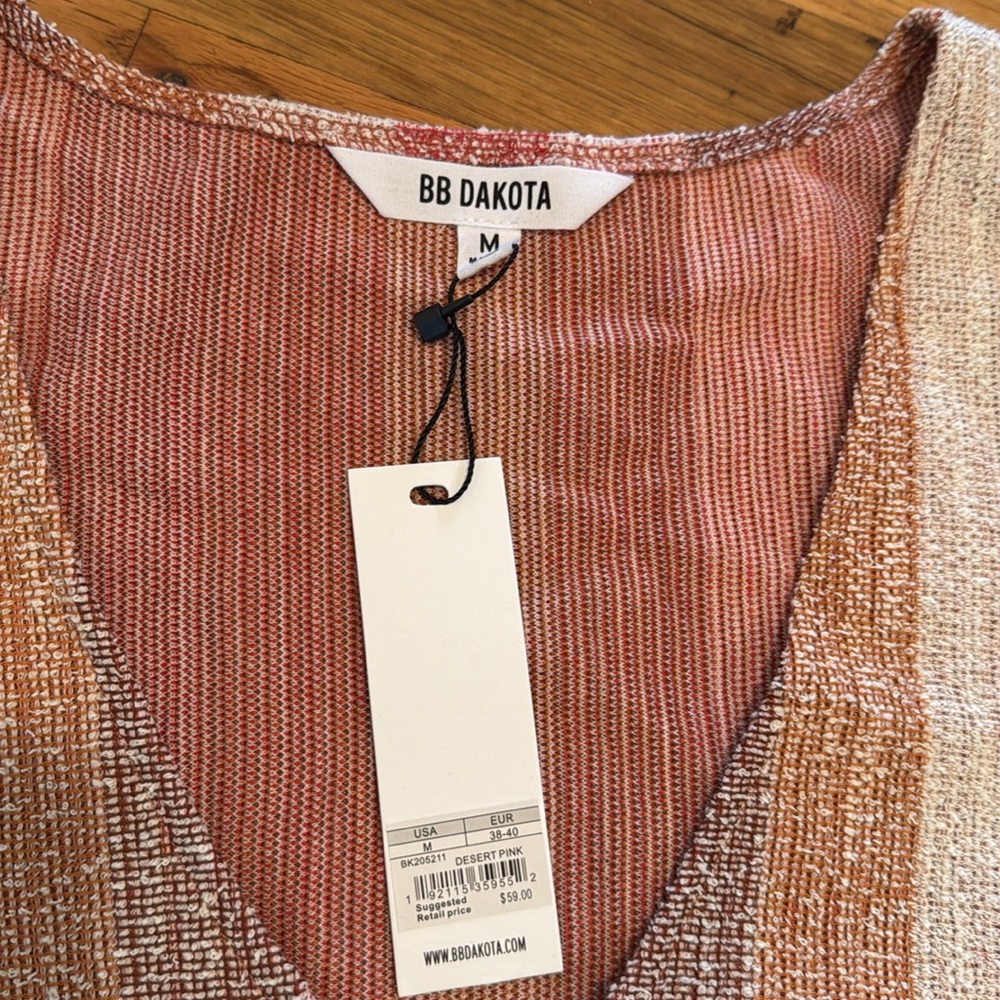BB Dakota striped crop top button up tank size Medium NWT - Picture 2 of 3